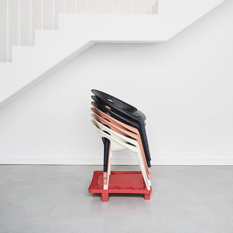 magis bell stacking chair with arms on pallet | ikonitaly