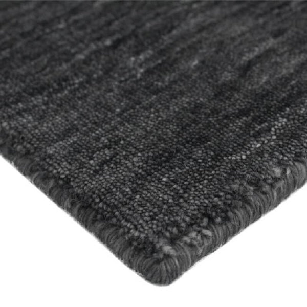 corner detail of the carpet bs 05 nero | ikonitaly